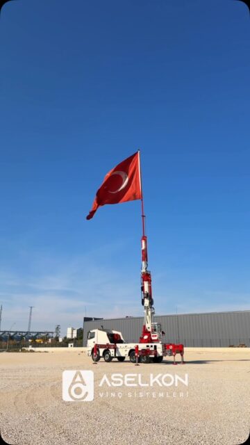 Zafer, ‘bitti’ denilen yerde yeniden başlayanların hikayesidir…🇹🇷🇹🇷🇹🇷
.
.
.
#crane #türkiyem🇹🇷 #bayrak #vinç #aselkoncrane