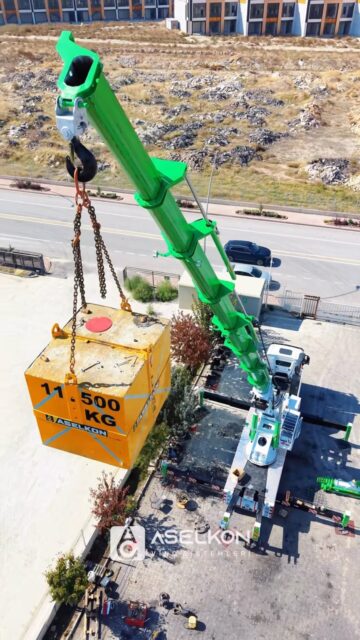 8 BOM 11.500 KG 😮💪😎
▫️ASK225 75 TON 8+5▫️
.
.
.
#crane #cranes #vinç #vinc #aselkoncrane